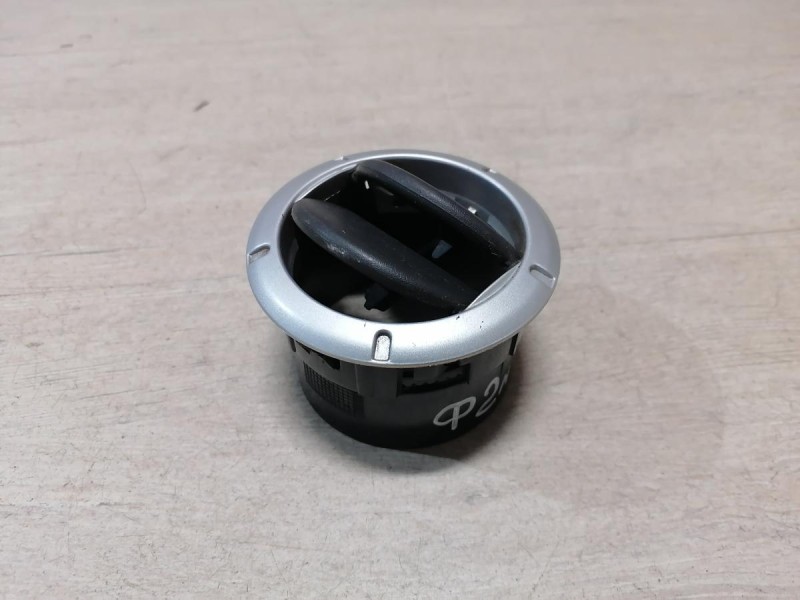 Logan ф2 №4 дефлектор торпедо