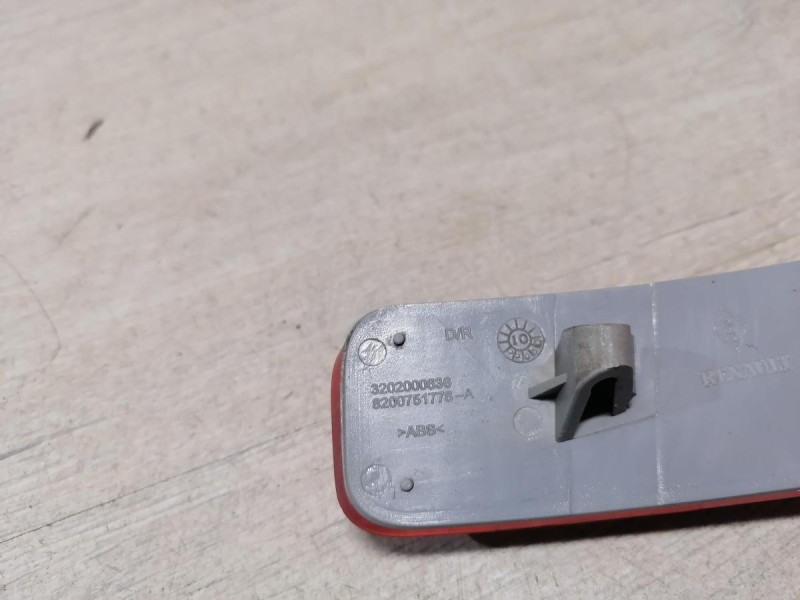 Logan ф2 №4 катафот правый