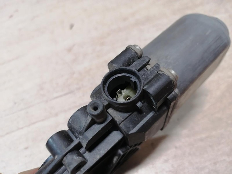 Logan ф2 №4 моторчик стеклоподъемника левый