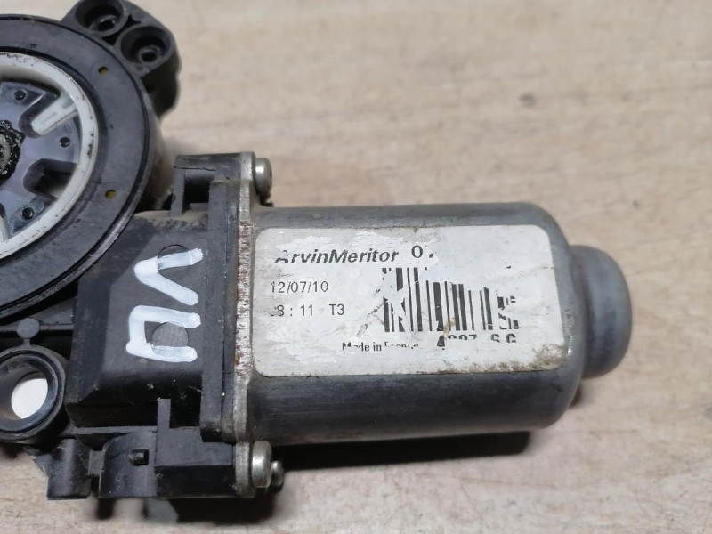 Logan ф2 №4 моторчик стеклоподъемника левый