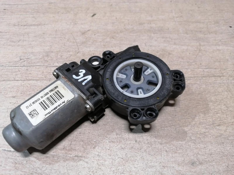 Logan ф2 №4 моторчик стеклоподъемника левый