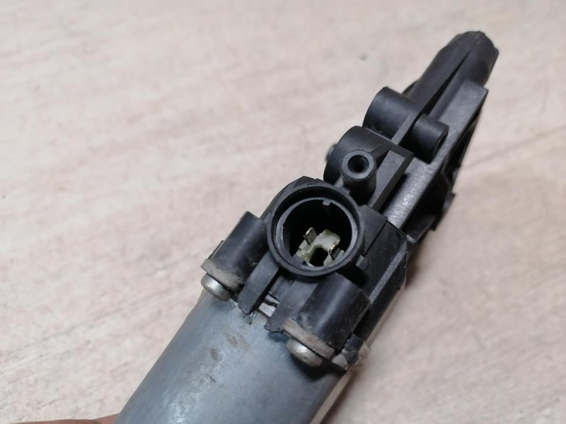 Logan ф2 №4 моторчик стеклоподъемника правый