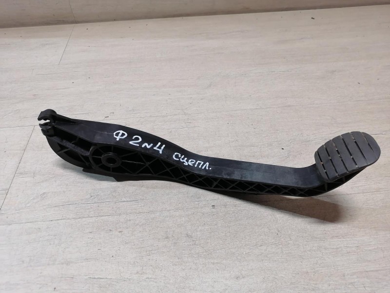 Logan ф2 №4 педаль сцепления