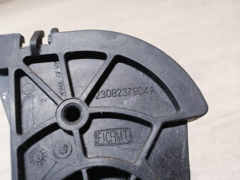 Logan ф2 №4 педаль сцепления