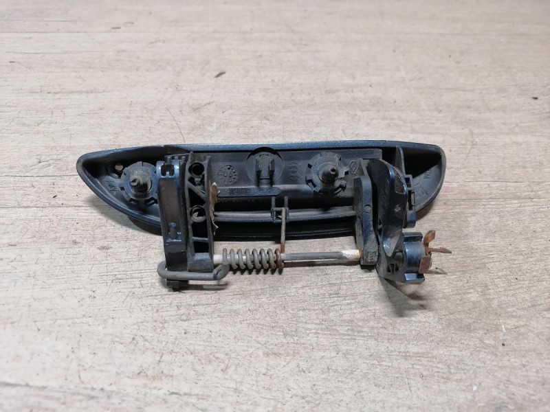 Logan ф2 №4 ручка двери наружная левая