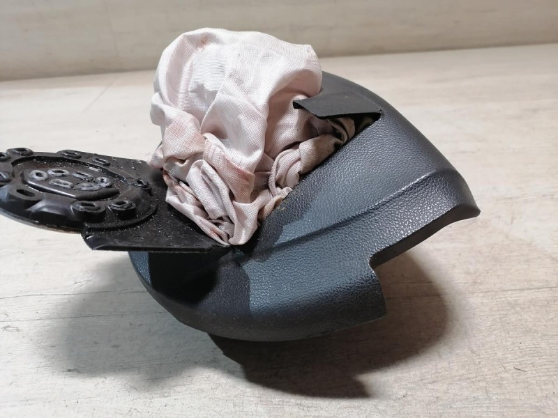 Logan ф2 №4 подушка безопасности в руль стрел