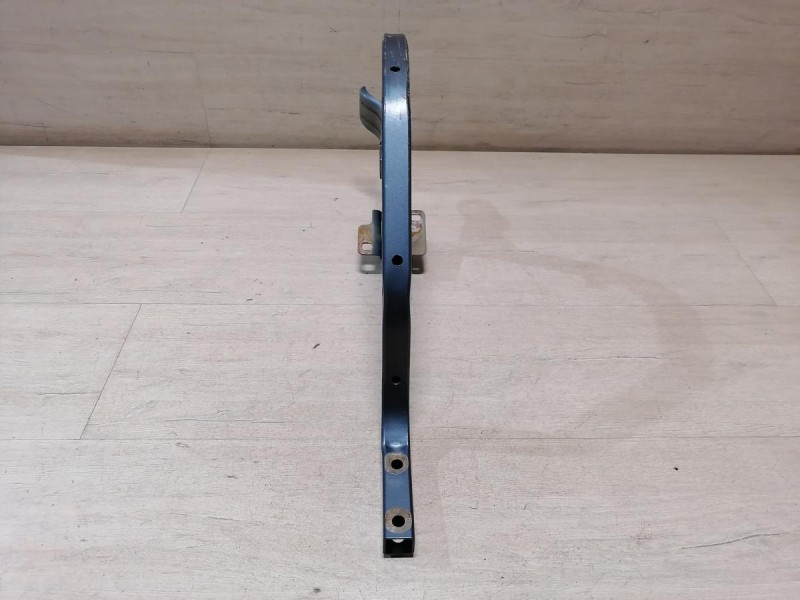 Logan ф2 №4 петля багажника правая