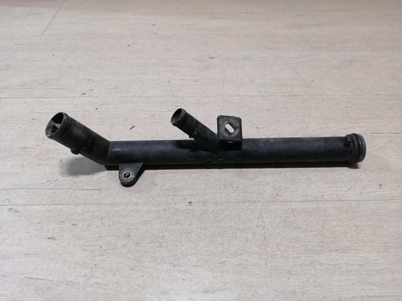 Logan ф2 №4 трубка охлаждения двигателя на помпу 16кл