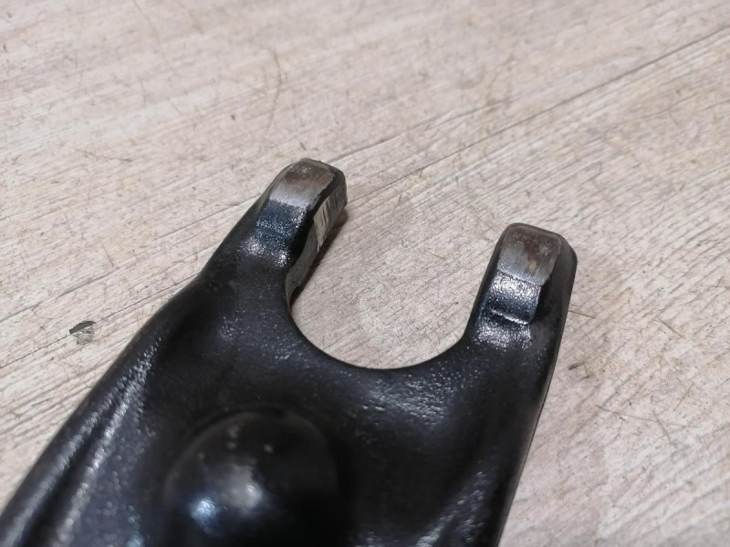 Logan ф2 №4 вилка сцепления