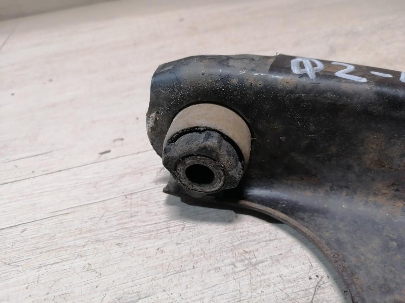 Logan ф2 №4 рычаг правый