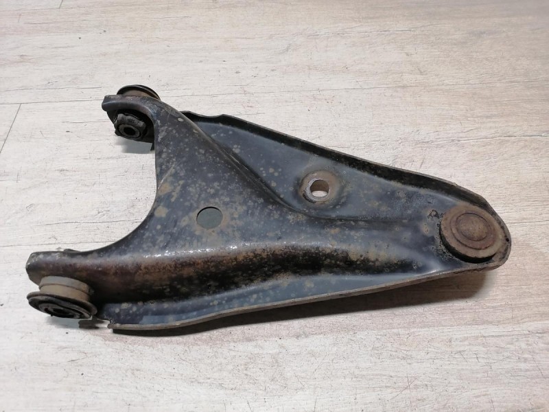 Logan ф2 №4 рычаг правый