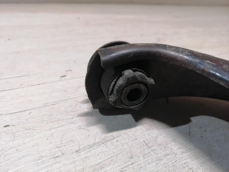 Logan ф2 №4 рычаг правый