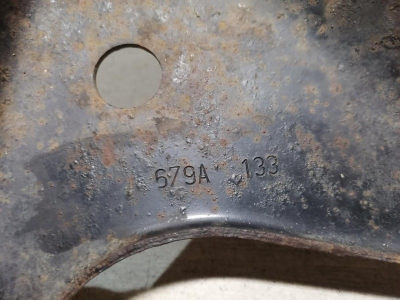 Logan ф2 №4 рычаг правый