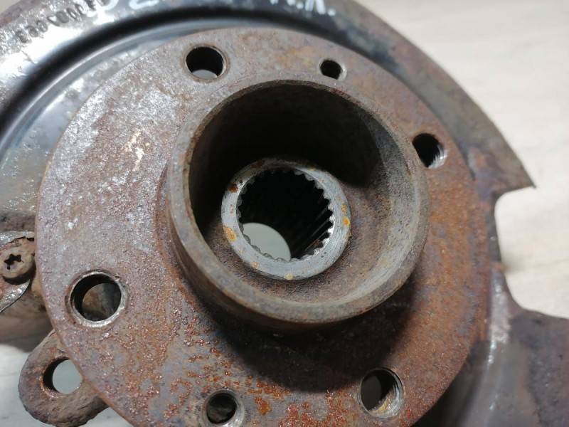 Logan ф2 №4 кулак левый