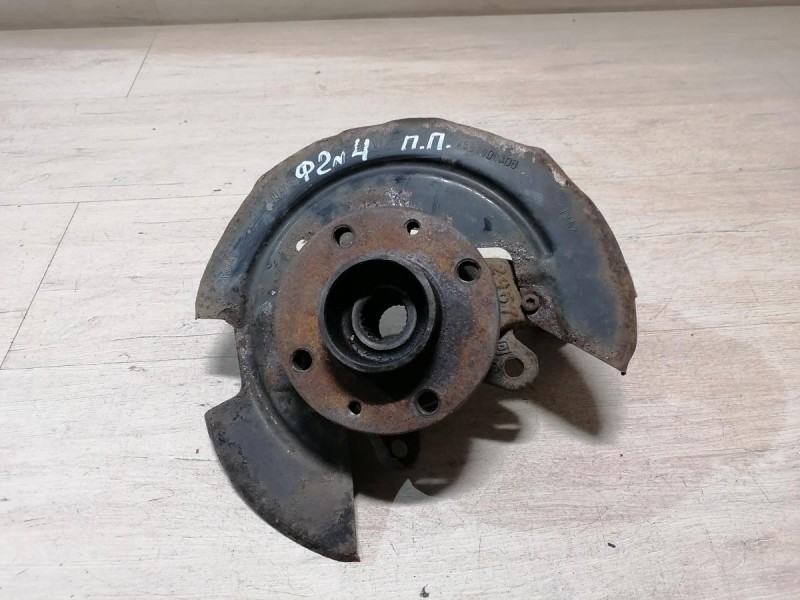 Logan ф2 №4 кулак правый