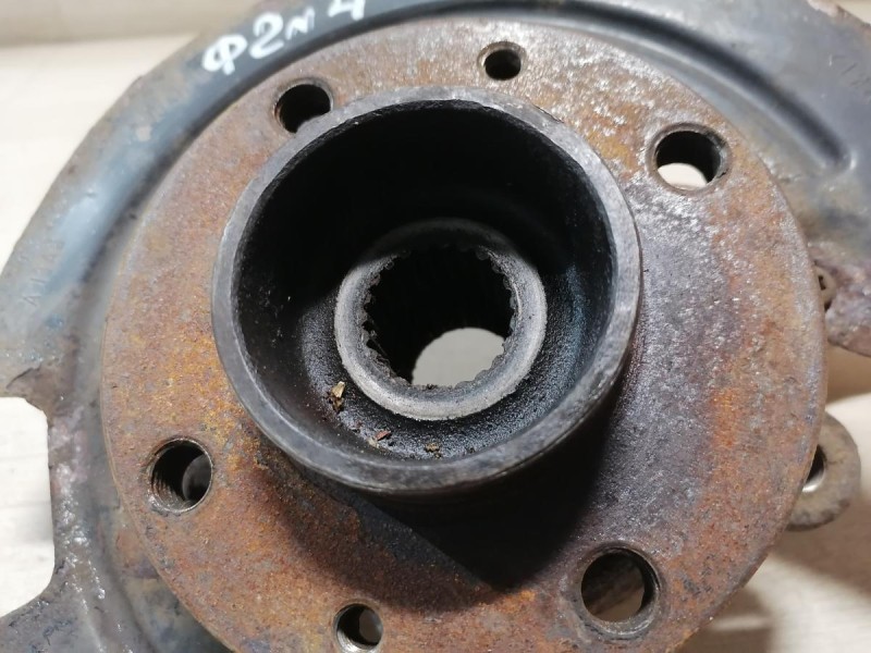 Logan ф2 №4 кулак правый