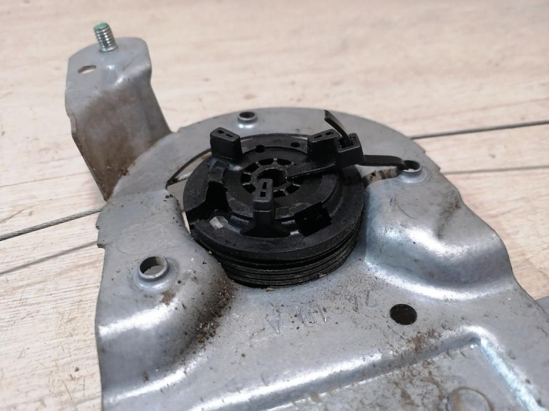 Logan ф2 №4 стеклоподъемник передний правый эл