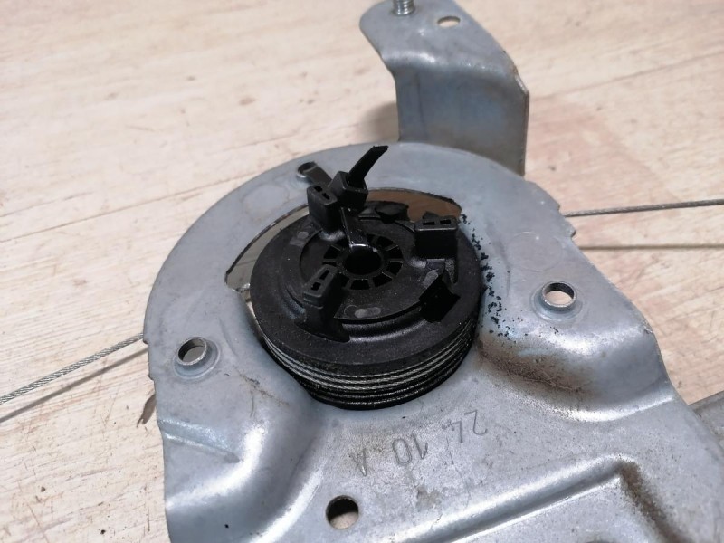 Logan ф2 №4 стеклоподъемник задний левый эл