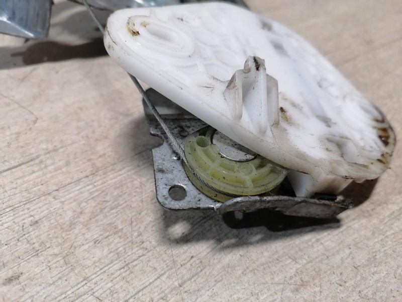 Logan ф2 №4 стеклоподъемник задний левый эл