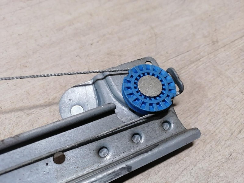 Logan ф2 №4 стеклоподъемник задний левый эл