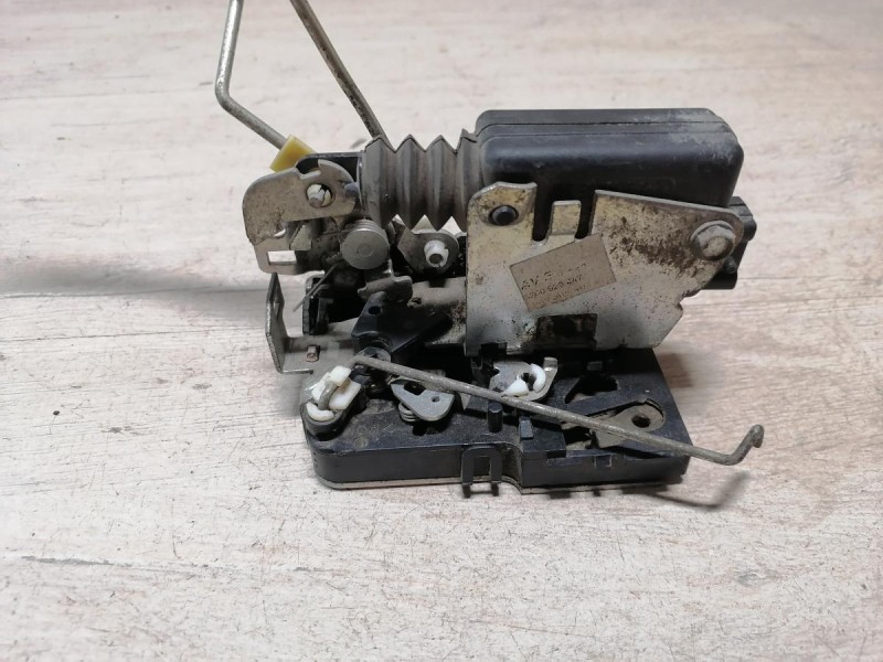 Logan ф2 №4 замок двери передний правый