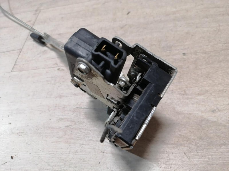 Logan ф2 №4 замок двери передний правый