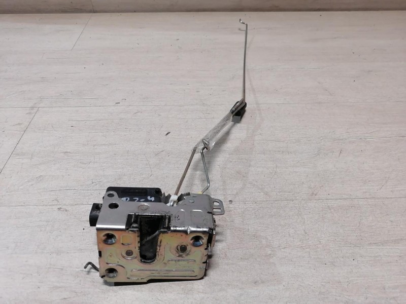 Logan ф2 №4 замок двери передний правый