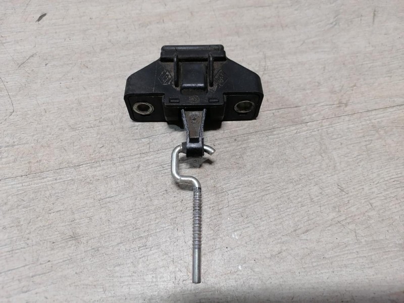 Logan ф2 №4 замок багажника