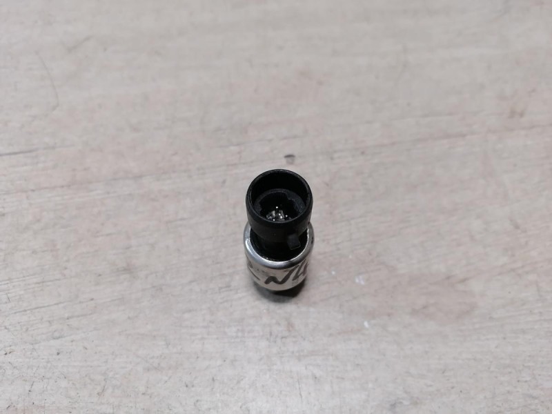 Logan ф2 №4 датчик кондиционера