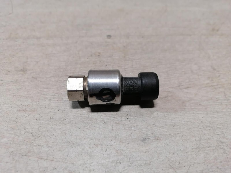 Logan ф2 №4 датчик кондиционера