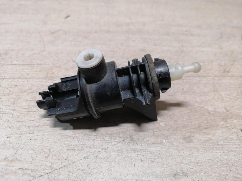 Logan ф2 №4 корректор фар