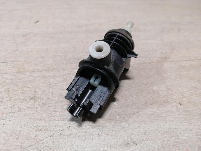 Logan ф2 №4 корректор фар