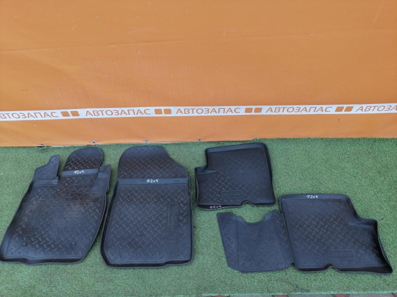 Logan ф2 №4 коврик салона
