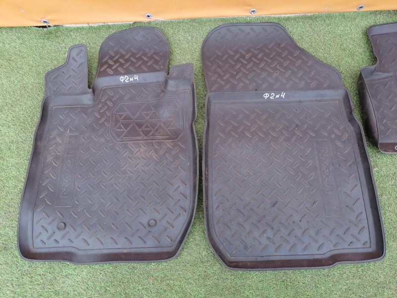 Logan ф2 №4 коврик салона