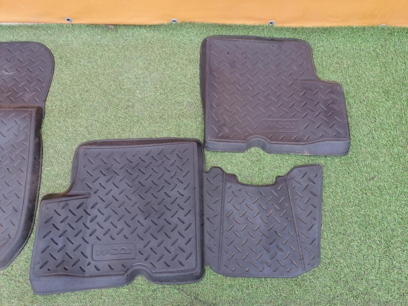 Logan ф2 №4 коврик салона