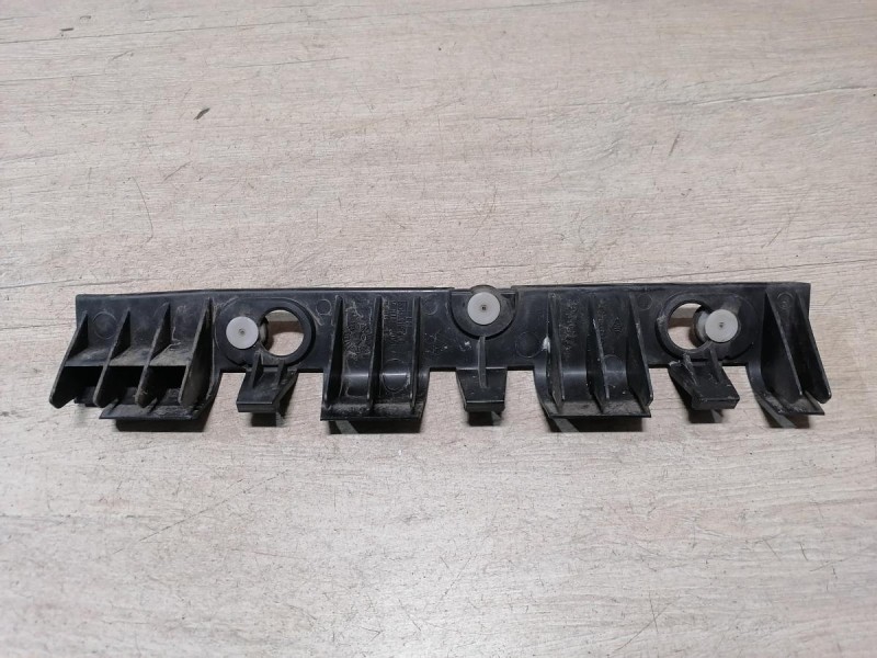 Logan ф2 №4 крепление заднего бампера левое