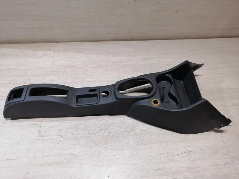 Logan ф2 №4 консоль центральная в сборе