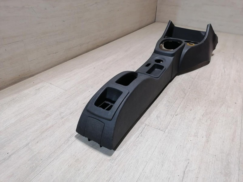 Logan ф2 №4 консоль центральная в сборе