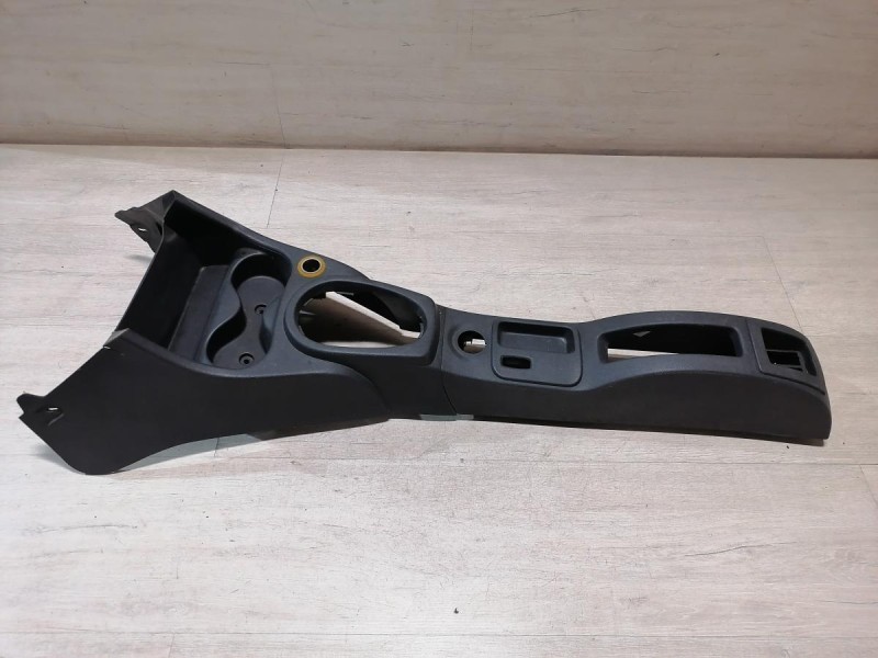 Logan ф2 №4 консоль центральная в сборе