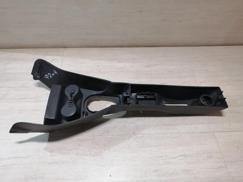 Logan ф2 №4 консоль центральная в сборе