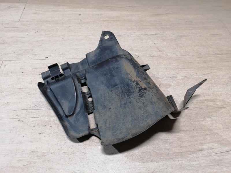 Logan ф2 №4 пыльник двигателя левый деф