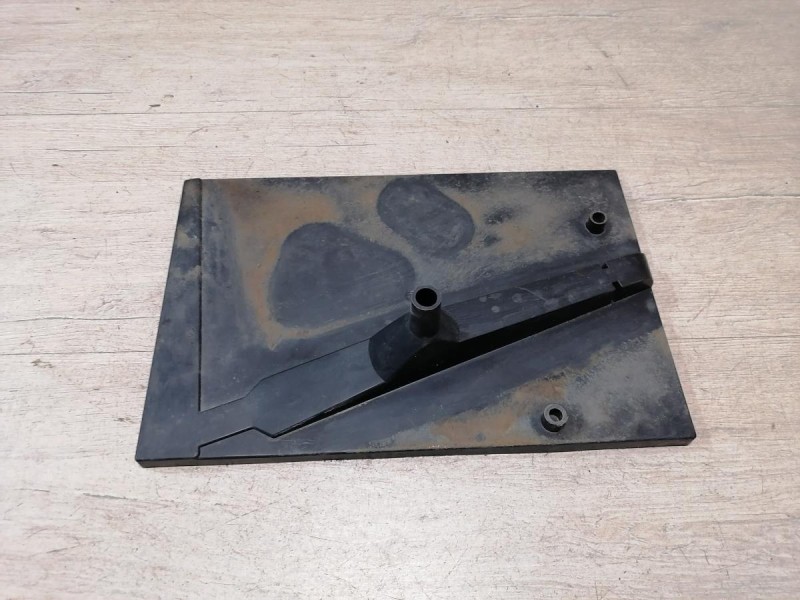 Logan ф2 №4 площадка под аккумулятор