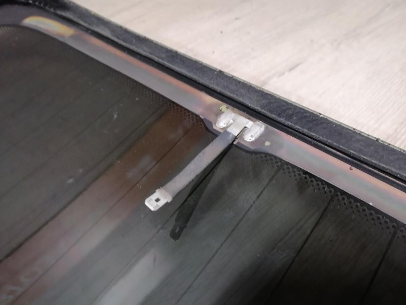 Logan ф2 №4 стекло заднее 10