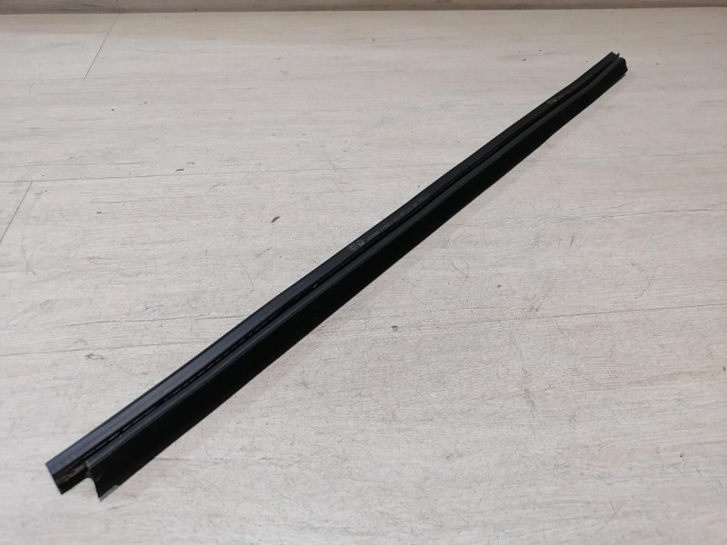 Logan ф2 №4 бархотка внутренняя задняя правая