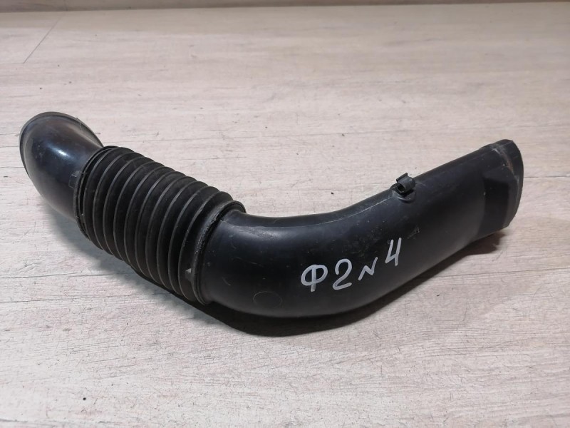 Logan ф2 №4 патрубок воздушного фильтра 8200516253