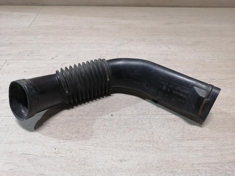 Logan ф2 №4 патрубок воздушного фильтра 8200516253