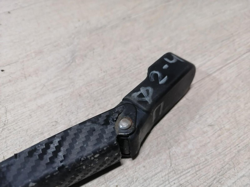 Logan ф2 №4 поводок дворника правый