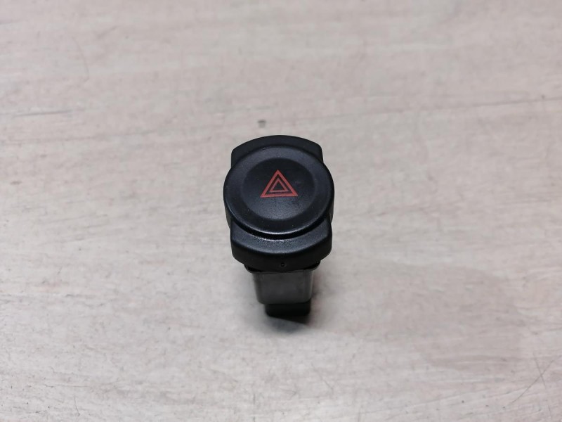 Logan ф2 №4 кнопка аварийка