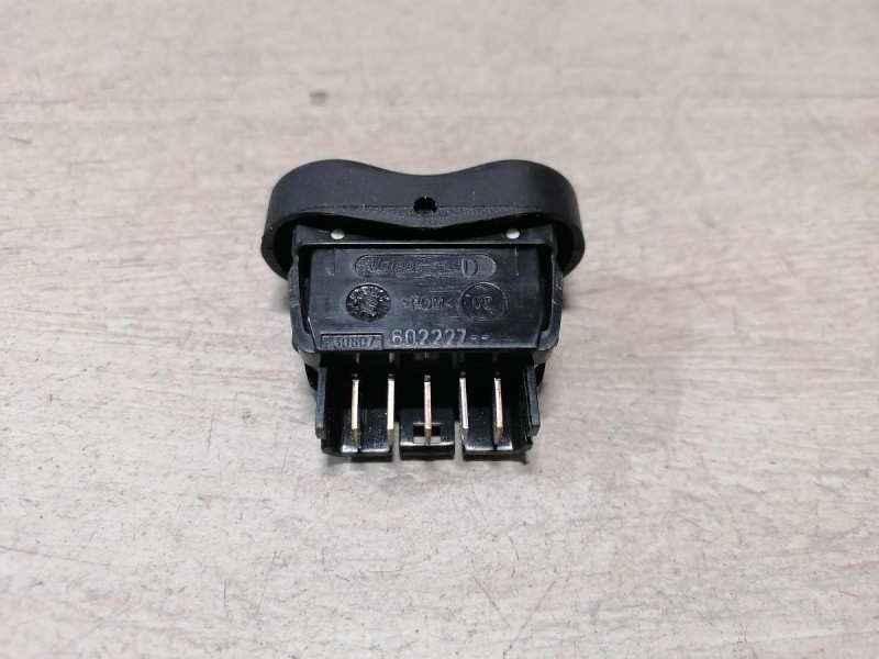 Logan ф2 №4 кнопка стеклоподъемника