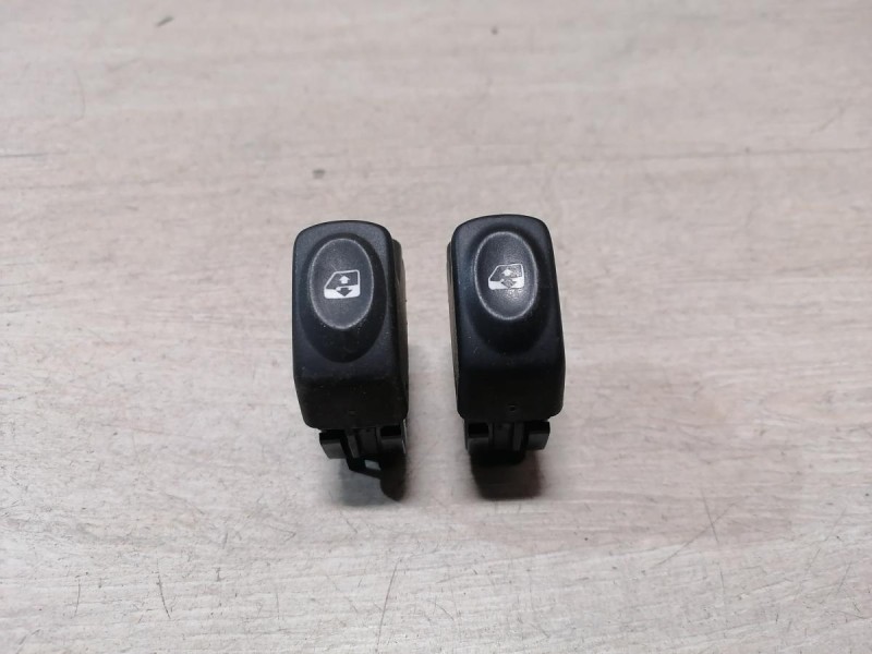 Logan ф2 №4 кнопка стеклоподъемника задних пассажиров
